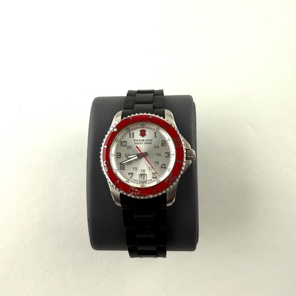 Victorinox Swiss Army Maverick Silver Dial SS Quartz Ladies Watch 241484 - Picture 2 of 9